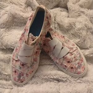 Blowfish Malibu Floral Sneakers ✨RARE NWOT✨